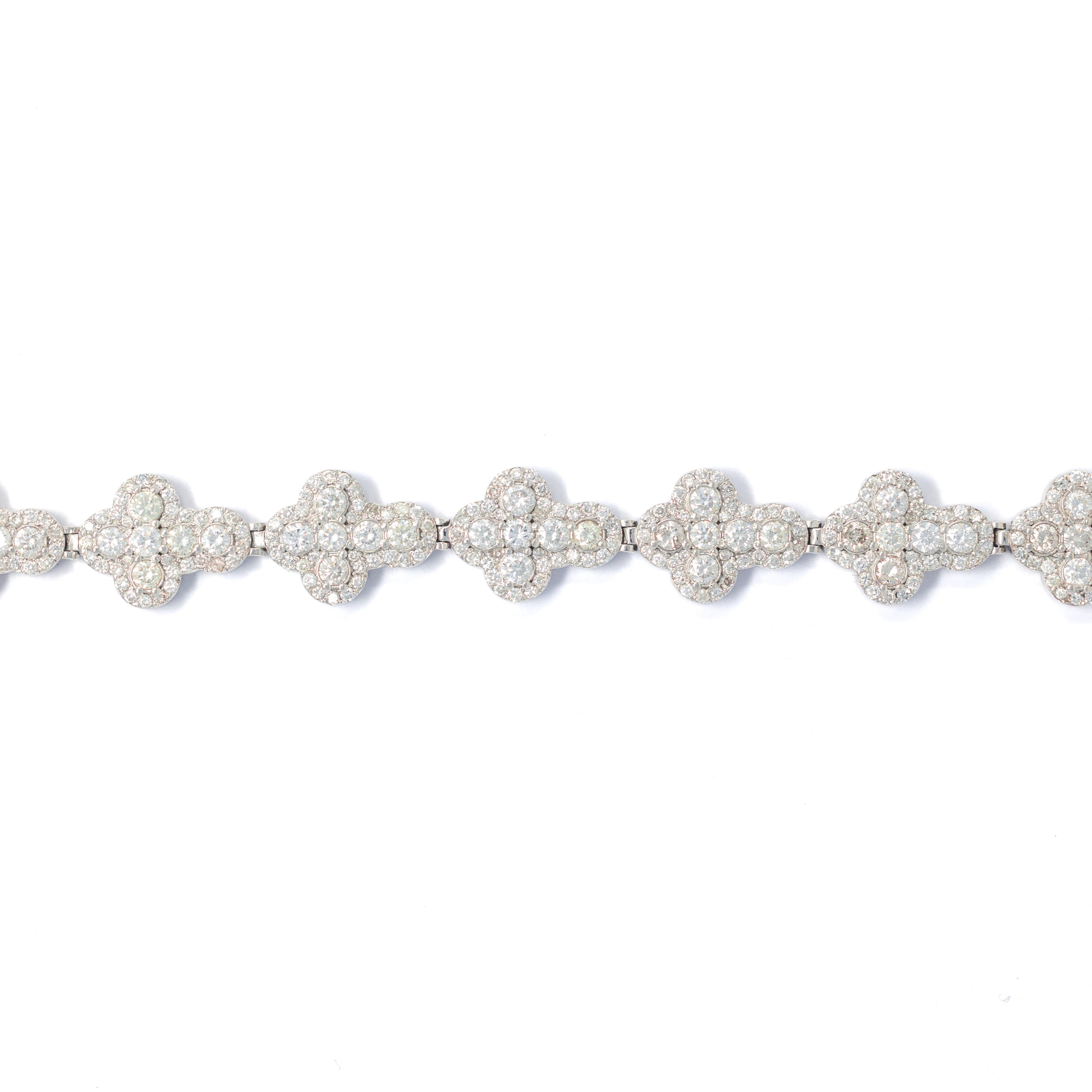 Cross Bracelet With Diamonds And Baguettes