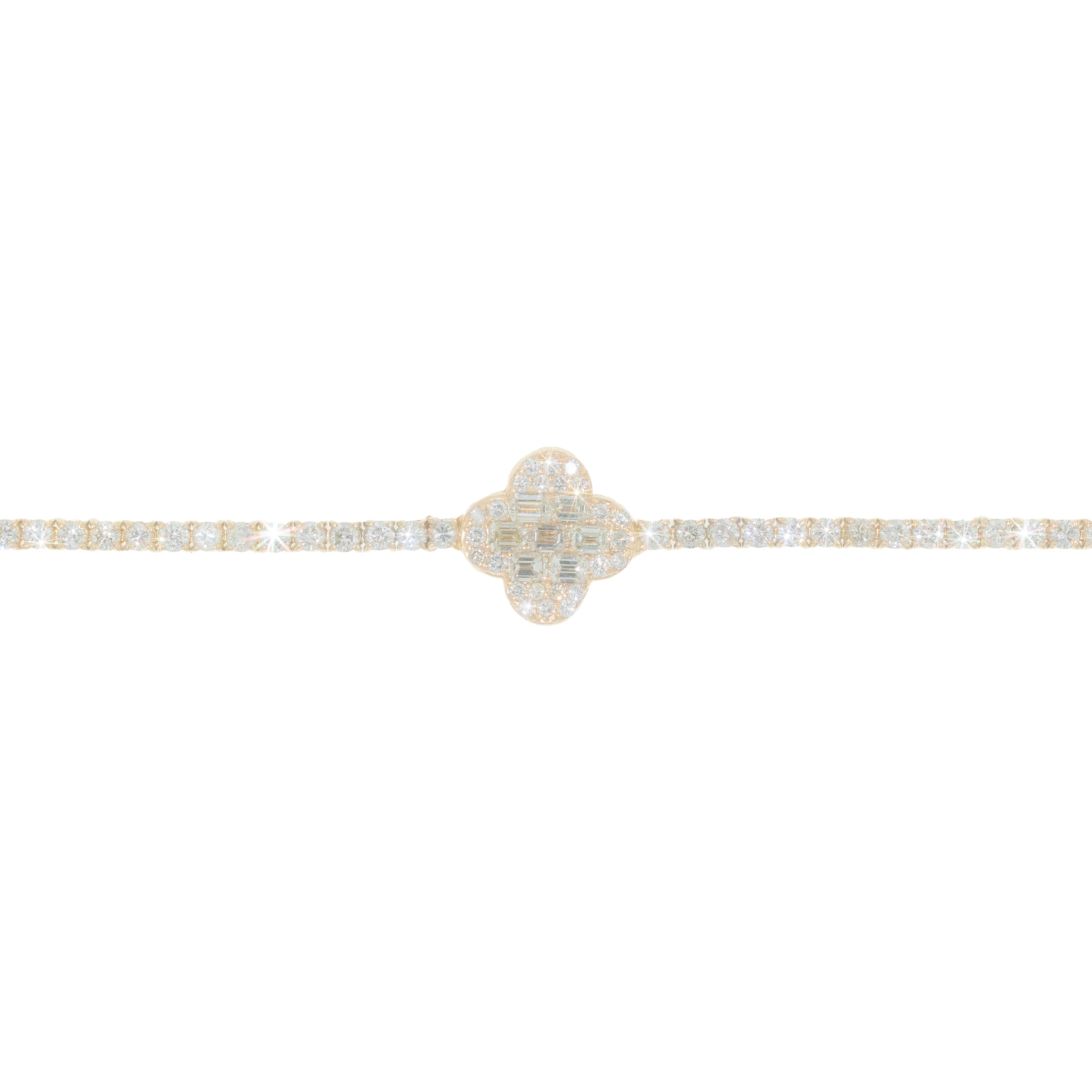 Tennis Bracelet With Center Colver