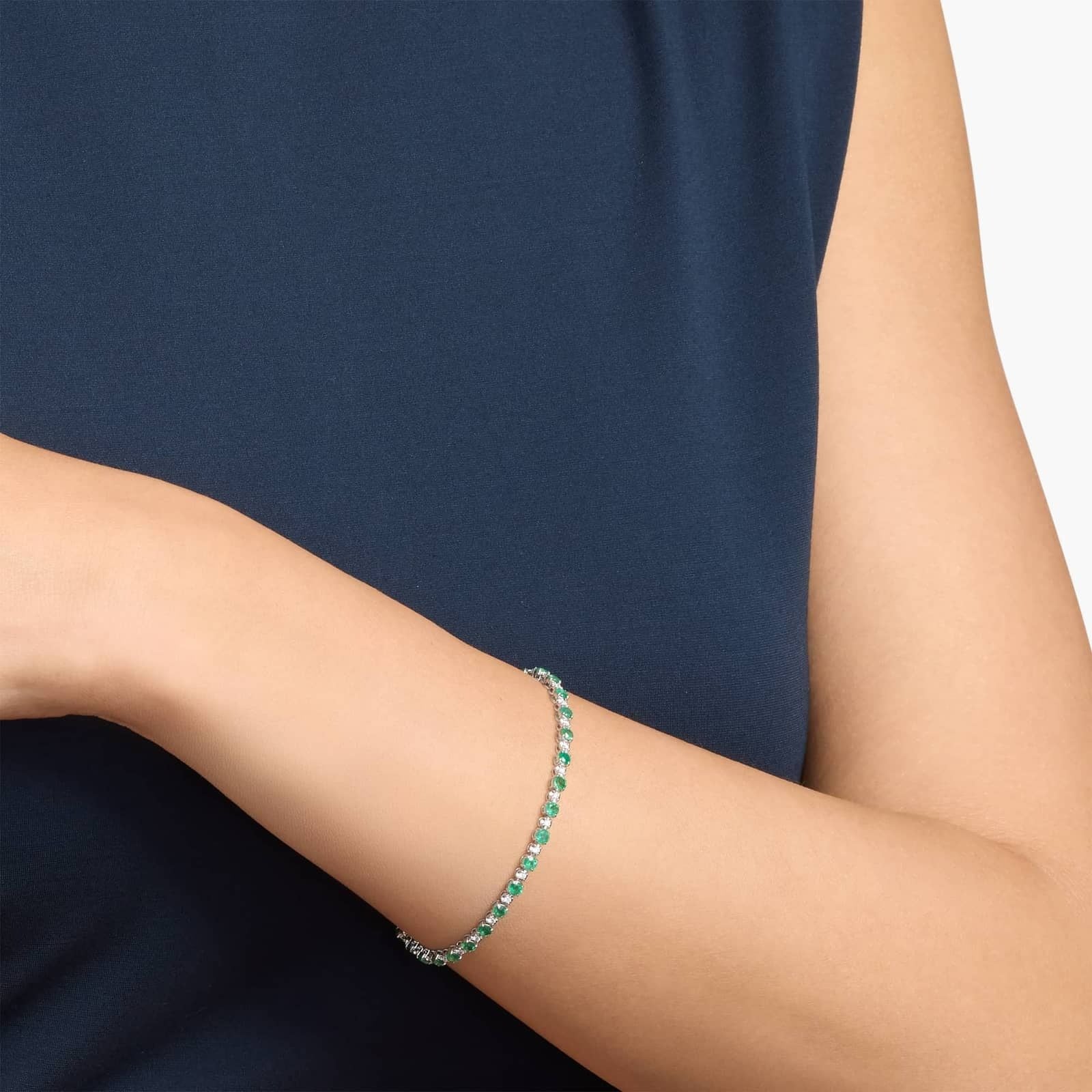 Alternating Size Emerald and Diamond Bracelet in 14k White Gold (3mm)