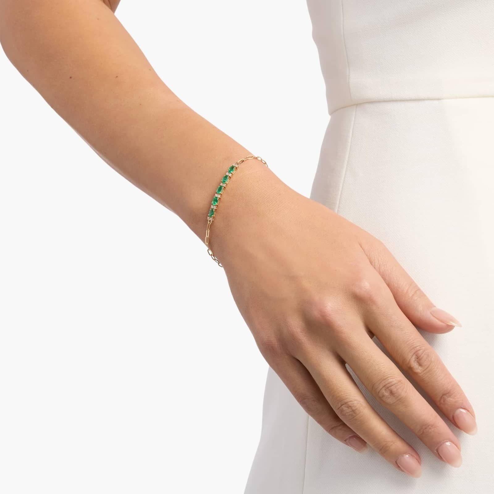 Diamond and Emerald Paperclip Bracelet in 14K Yellow Gold